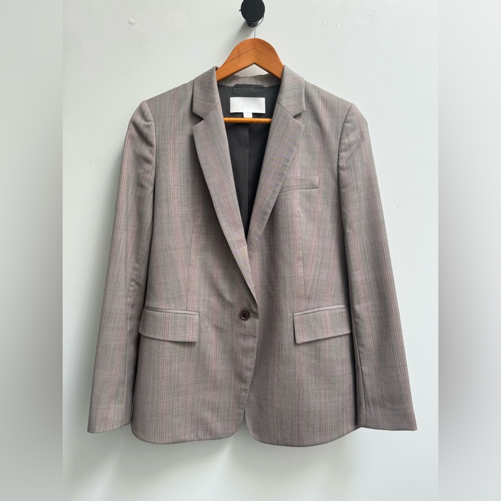 Hugo Boss "Janufal" Women's 100% Wool
One Button Blazer - Picture 2 of 10